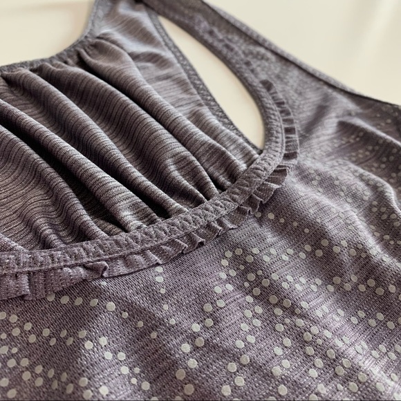 Lululemon Run: Silver bullet sleeveless tech - Picture 4 of 14